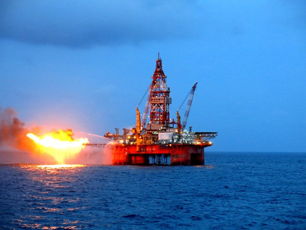 Giàn khoan 981 Trung Quốc xâm phạm vùng đặc quyền kinh tế, thềm lục địa Việt Nam năm 2014 gây ra cuộc khủng hoảng tồi tệ. Ảnh minh họa: Internet. Giàn khoan 981 Trung Quốc xâm phạm vùng đặc quyền kinh tế, thềm lục địa Việt Nam năm 2014 gây ra cuộc khủng hoảng tồi tệ. Ảnh minh họa: Internet.