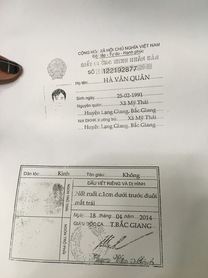 Ảnh chứng minh nhân dân mà một người trong nhóm sử dụng để thuê nhà (Ảnh do chị Th. chụp lại) Ảnh chứng minh nhân dân mà một người trong nhóm sử dụng để thuê nhà (Ảnh do chị Th. chụp lại)