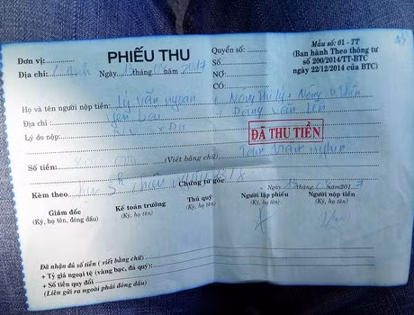 Phiếu thu không hiển thị thông tin đơn vị tuyển nhưng nhóm tuyển dụng này vẫn thu được tiền của người ứng tuyển (Ảnh: Hữu Chí)