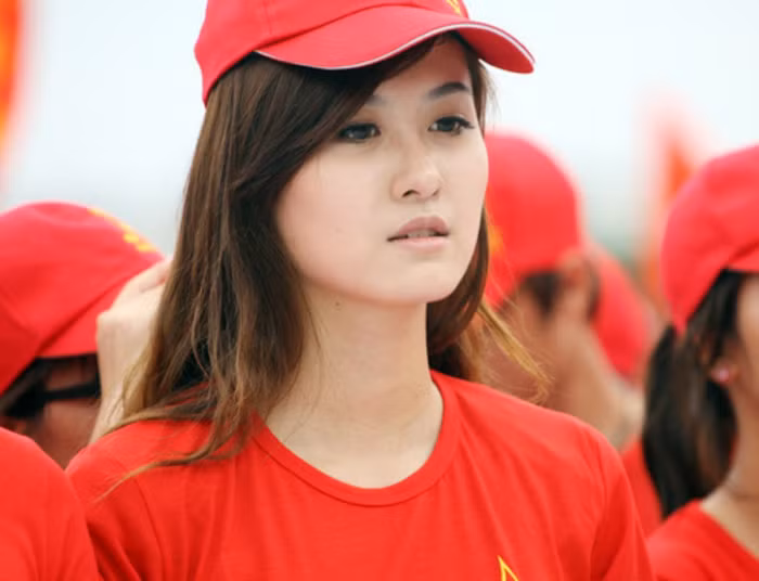 Không chỉ biết đến là một hot girl xinh đẹp, năng động, Hà Lade còn thường xuyên tham gia các hoạt động xã hội Không chỉ biết đến là một hot girl xinh đẹp, năng động, Hà Lade còn thường xuyên tham gia các hoạt động xã hội