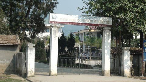 Trường THPT huyện Điện Biên nơi học sinh Long đang theo học Trường THPT huyện Điện Biên nơi học sinh Long đang theo học