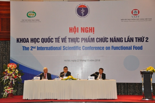 Đoàn chủ tịch trong Hội Nghị Khoa học Quốc tế về thực phẩm chức năng lần thứ 2. (Ảnh: LC) Đoàn chủ tịch trong Hội Nghị Khoa học Quốc tế về thực phẩm chức năng lần thứ 2. (Ảnh: LC)