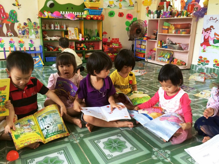 Các em học sinh nơi đảo tiền tiêu dù khó khăn nhưng vẫn được đảm bảo điều kiện học tập tốt như trong đất liền. Các em học sinh nơi đảo tiền tiêu dù khó khăn nhưng vẫn được đảm bảo điều kiện học tập tốt như trong đất liền.