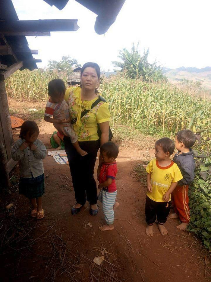 Cô giáo Hương Giang với những học trò vùng khó. (Ảnh: NVCC) Cô giáo Hương Giang với những học trò vùng khó. (Ảnh: NVCC)