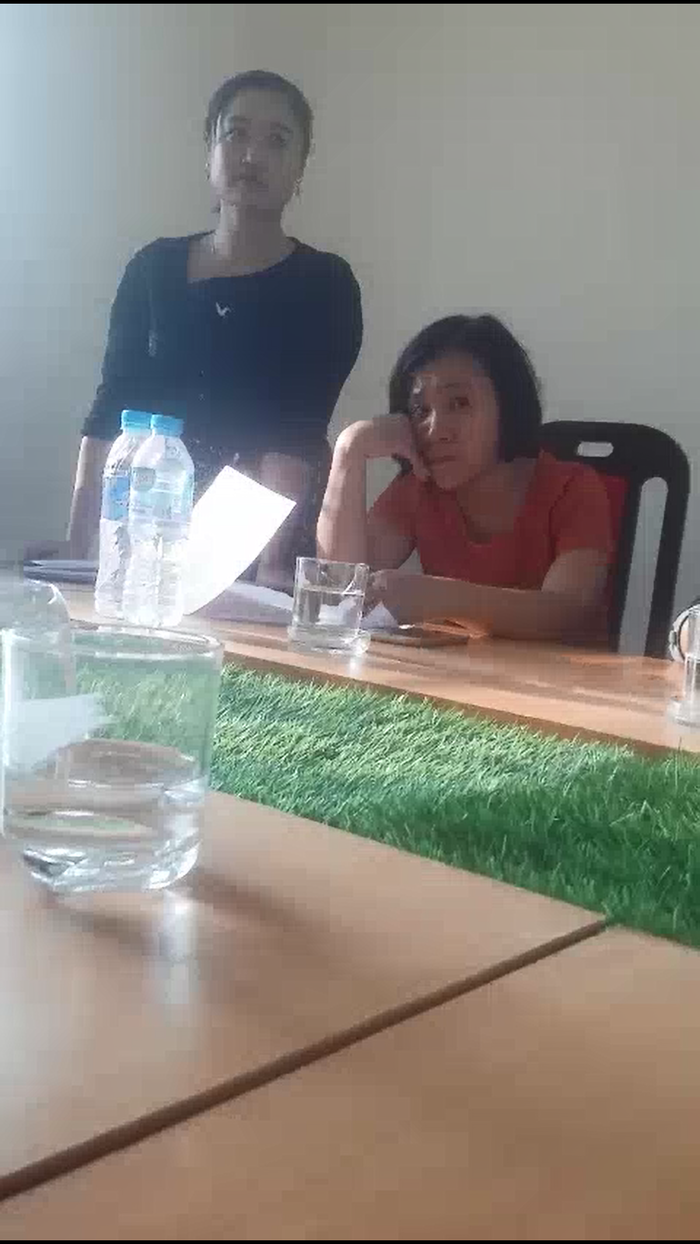 Bà Lâm Thị Hồng Nhung (người đứng) trong cuộc họp ngày 6/11 (Ảnh: LC) Bà Lâm Thị Hồng Nhung (người đứng) trong cuộc họp ngày 6/11 (Ảnh: LC)