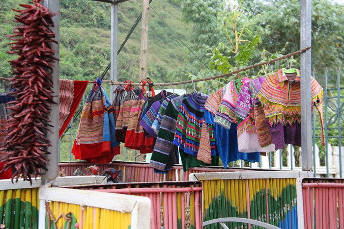 Nhờ những bài học thiết thực từ các trò chơi truyền thống, các em biết yêu dân tộc mình. (Ảnh: LC) Nhờ những bài học thiết thực từ các trò chơi truyền thống, các em biết yêu dân tộc mình. (Ảnh: LC)