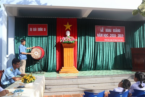 Tiếng trống trường vang lên trong buổi Lễ khai giảng. (Ảnh: T.H)