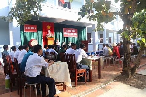 Không khí buổi Lễ khai giảng trên thị trấn Trường Sa. (Ảnh: T.H)