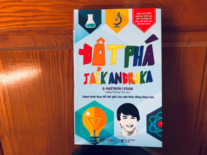 Cuốn tự truyện của Jack Andraka, “Đột phá”, là cuốn sách xuất sắc truyền cảm hứng cho độc giả trẻ say mê nghiên cứu khoa học. Cuốn tự truyện của Jack Andraka, “Đột phá”, là cuốn sách xuất sắc truyền cảm hứng cho độc giả trẻ say mê nghiên cứu khoa học.