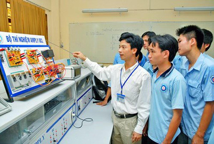 Bộ Lao động Thương binh và Xã hội đề nghị các cơ sở Giáo dục Nghề nghiệp không tăng học phí năm học 2020 - 2021 như 2021- 2022. Ảnh: Tạp chí Tuyên Giáo Bộ Lao động Thương binh và Xã hội đề nghị các cơ sở Giáo dục Nghề nghiệp không tăng học phí năm học 2020 - 2021 như 2021- 2022. Ảnh: Tạp chí Tuyên Giáo