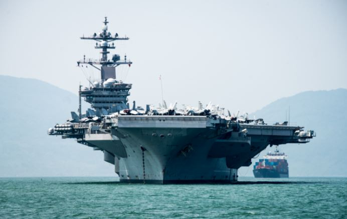 Tàu sân bay USS Carl Vinson tại Đà Nẵng, ảnh: Navy Times. Tàu sân bay USS Carl Vinson tại Đà Nẵng, ảnh: Navy Times.