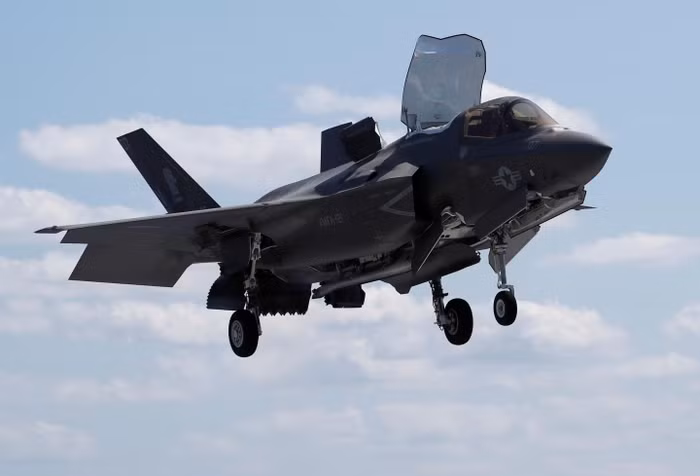 Máy bay chiến đấu tàng hình F-35 của Mỹ, đang được hối thúc bán cho Đài Loan. Ảnh: newsweek.com.