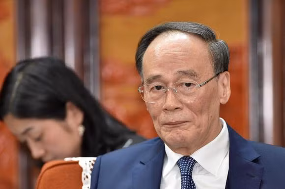 Phó Chủ tịch nước Trung Quốc Vương Kỳ Sơn, ảnh: Reuters / Nikkei Asia Review. Phó Chủ tịch nước Trung Quốc Vương Kỳ Sơn, ảnh: Reuters / Nikkei Asia Review.