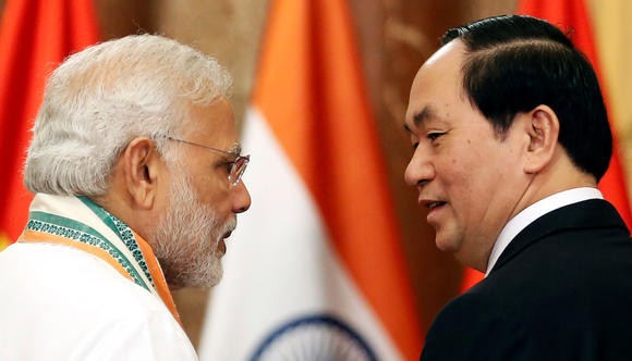 Thủ tướng Ấn Độ Narendra Modi và Chủ tịch nước Trần Đại Quang, ảnh: Nikkei Asia Review / Reuters. Thủ tướng Ấn Độ Narendra Modi và Chủ tịch nước Trần Đại Quang, ảnh: Nikkei Asia Review / Reuters.