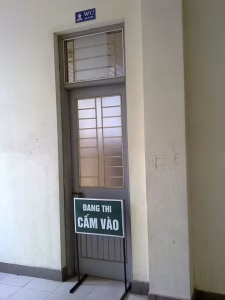 Chắc chắn không ai dám vào Chắc chắn không ai dám vào