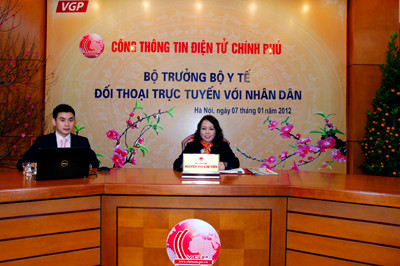 Bộ trưởng Bộ Y tế Nguyễn Thị Kim Tiến tại cuộc đối thoại trực tuyến trên Cổng TTĐT Chính phủ ngày 7.1.2012. Ảnh: Chinhphu.vn Bộ trưởng Bộ Y tế Nguyễn Thị Kim Tiến tại cuộc đối thoại trực tuyến trên Cổng TTĐT Chính phủ ngày 7.1.2012. Ảnh: Chinhphu.vn