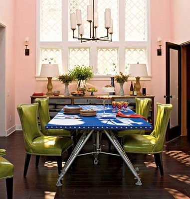 Phòng ăn sắc màu kết hợp ánh sáng từ cửa sổ Phòng ăn sắc màu kết hợp ánh sáng từ cửa sổ