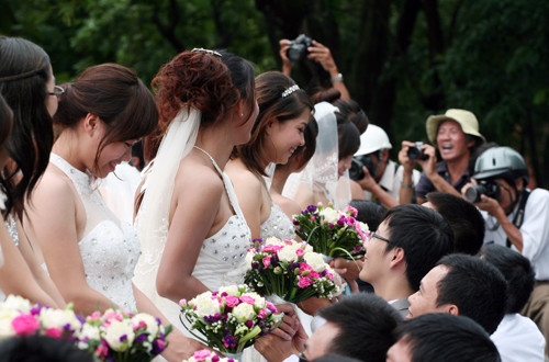 Màn cầu hôn của 100 cặp đôi đến từ mọi miền đất nước. Ảnh: Ngôi sao Màn cầu hôn của 100 cặp đôi đến từ mọi miền đất nước. Ảnh: Ngôi sao