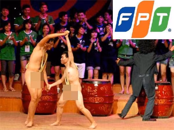 Hai học viên đã bị đình chỉ học 1 năm sau sự cố này. Ảnh: Internet