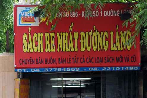 Cạnh tranh với cả tuyến phố. Ảnh: Hoàng Hà, VnExpress