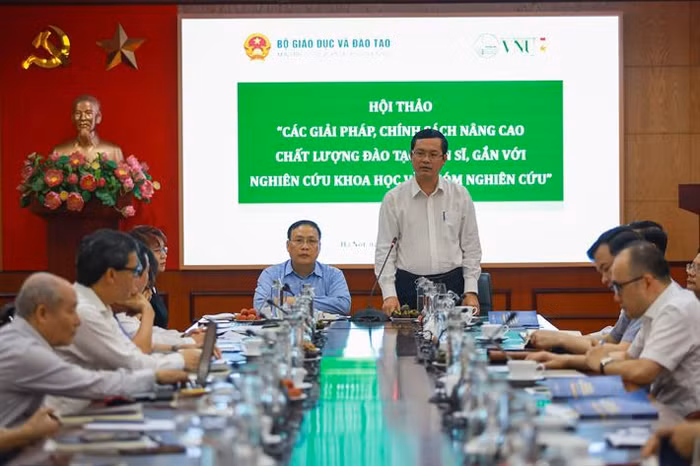 Thứ trưởng Nguyễn Văn Phúc phát biểu tại Hội thảo, ảnh: moet.gov.vn.