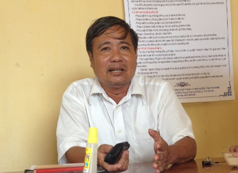 Việc tổ chức thu hồi lại đất trang trại của gia đình ông Minh là do UBND xã thực hiện, còn việc thu 180 triệu đồng của 6 hộ dân, theo ông Nguyễn Văn Tiêu, Phó chủ tịch UBND xã Mộc Bắc là do "dưới xóm họ bàn và giữ số tiền". Việc tổ chức thu hồi lại đất trang trại của gia đình ông Minh là do UBND xã thực hiện, còn việc thu 180 triệu đồng của 6 hộ dân, theo ông Nguyễn Văn Tiêu, Phó chủ tịch UBND xã Mộc Bắc là do "dưới xóm họ bàn và giữ số tiền".