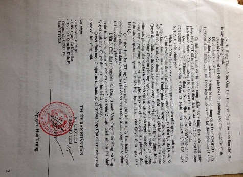 Quyết định đã ban hành nhưng việc thực thi lại vướng chuyện "tình cảm". Quyết định đã ban hành nhưng việc thực thi lại vướng chuyện "tình cảm".