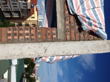 12 cột bê tông như thế này là xây dựng ngoài giấy phép được cơ quan có thẩm quyền cấp. 12 cột bê tông như thế này là xây dựng ngoài giấy phép được cơ quan có thẩm quyền cấp.