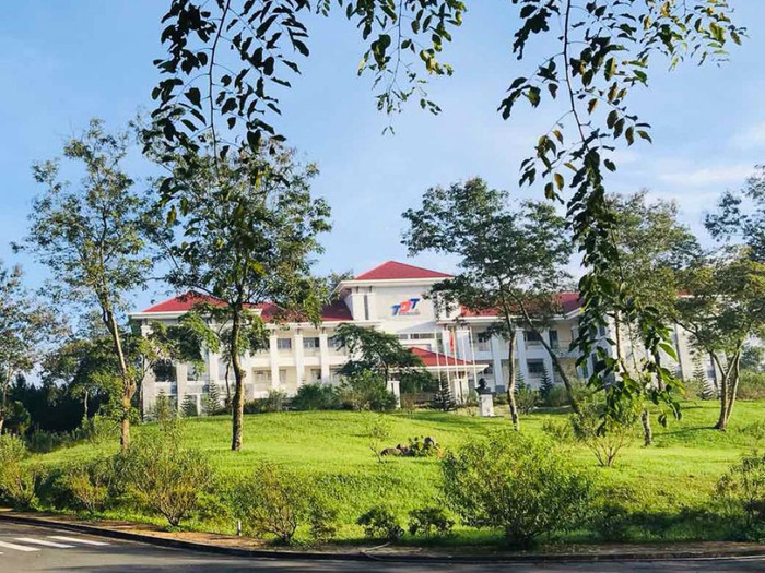 Một góc Trường đại học Tôn Đức Thắng, cơ sở Bảo Lộc, ảnh: tdtu.edu.vn. Một góc Trường đại học Tôn Đức Thắng, cơ sở Bảo Lộc, ảnh: tdtu.edu.vn.