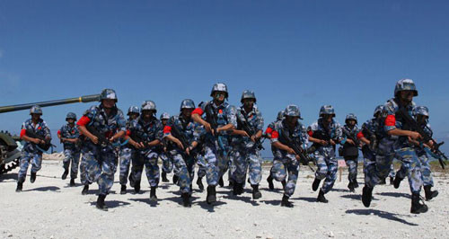 Không thể biện minh cho tuyên bố "chủ quyền" phi lý, phi pháp ở Biển Đông bằng lý lẽ, Trung Quốc quay sang dùng sức mạnh quân sự. Hình minh họa, hạm đội Nam Hải, Trung Quốc tập trận đổ bộ