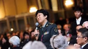 Bà Diêu Vân Trúc đặt câu hỏi chất vấn Bộ trưởng Quốc phòng Mỹ Chuck Hagel tại đối thoại an ninh Shangri-la năm 2013