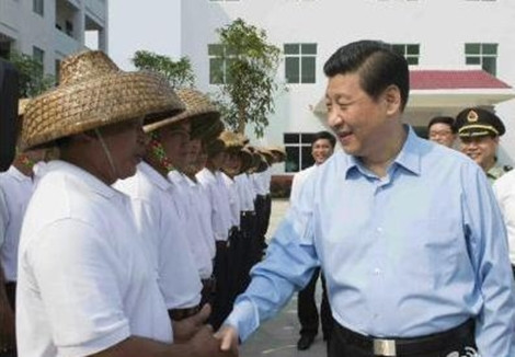 Tập Cận Bình thăm ngư dân - dân binh làng chài Đàm Môn tỉnh Hải Nam, động thái được xem như nhằm dọa dẫm các nước láng giềng có tranh chấp ở Biển Đông Tập Cận Bình thăm ngư dân - dân binh làng chài Đàm Môn tỉnh Hải Nam, động thái được xem như nhằm dọa dẫm các nước láng giềng có tranh chấp ở Biển Đông