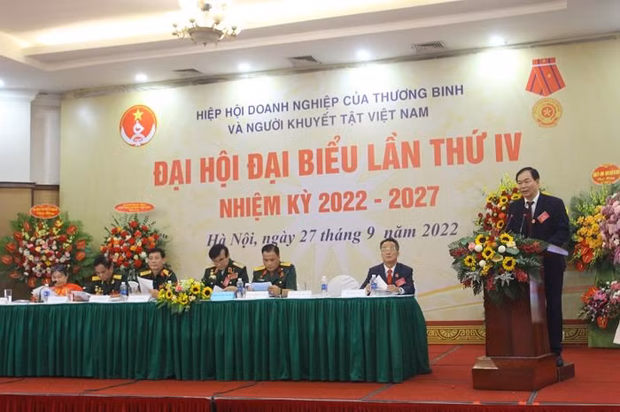 Phó Chủ tịch Đặng Văn Thanh thông qua kết quả bầu Ban chấp hành Hiệp hội nhiệm kỳ 2022-2027.