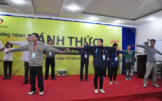 Một khóa học tại Chương trình "Đánh thức năng lực tài chính tiềm ẩn", tại Kim Bôi do Dự án Học Làm Giàu phôí hợp với Cty IDT tổ chức. Một khóa học tại Chương trình "Đánh thức năng lực tài chính tiềm ẩn", tại Kim Bôi do Dự án Học Làm Giàu phôí hợp với Cty IDT tổ chức.