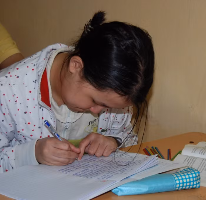 Điều đáng quý nhất trong quá trình dạy của bà là tình thương yêu của các em. Những hình ảnh xúc động... "Mẹ hiền của chúng con" Chùm ảnh: Ước mơ của trẻ thơ qua tranh vẽ Chùm ảnh: "Phiêu" cùng xe tự chế độc nhất vô nhị của học trò vùng cao Những bức ảnh đen trắng quý hiếm về học sinh thời chiến