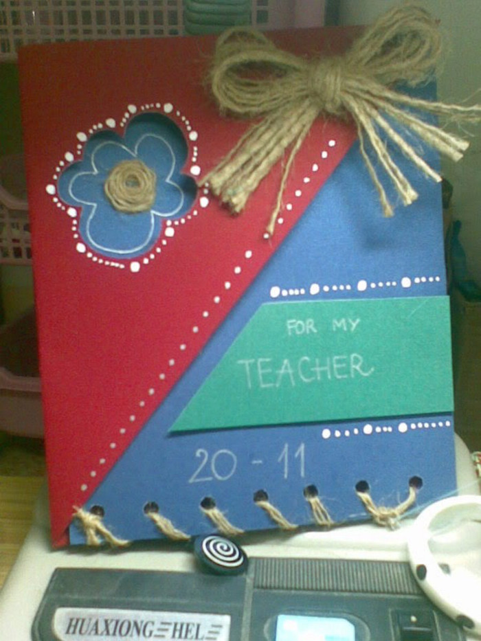 Những tấm thiệp handmade như thế này luôn gây xúc động với thầy cô khi nhận được. Những hình ảnh xúc động về "lớp học tật nguyền" của bà lão 80 tuổi Những hình ảnh xúc động... "Mẹ hiền của chúng con" Chùm ảnh: Ước mơ của trẻ thơ qua tranh vẽ Chùm ảnh: "Phiêu" cùng xe tự chế độc nhất vô nhị của học trò vùng cao Những bức ảnh đen trắng quý hiếm về học sinh thời chiến >>Phát sốt vì 4 nữ giáo viên xinh đẹp Những tấm thiệp handmade như thế này luôn gây xúc động với thầy cô khi nhận được. Những hình ảnh xúc động về "lớp học tật nguyền" của bà lão 80 tuổi Những hình ảnh xúc động... "Mẹ hiền của chúng con" Chùm ảnh: Ước mơ của trẻ thơ qua tranh vẽ Chùm ảnh: "Phiêu" cùng xe tự chế độc nhất vô nhị của học trò vùng cao Những bức ảnh đen trắng quý hiếm về học sinh thời chiến >>Phát sốt vì 4 nữ giáo viên xinh đẹp