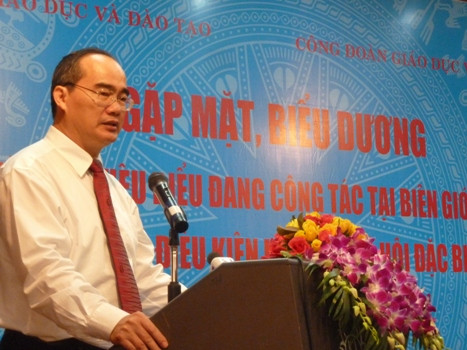 Yêu thương, chia sẻ với học sinh bằng cả trái tim ảnh 4 Yêu thương, chia sẻ với học sinh bằng cả trái tim ảnh 4