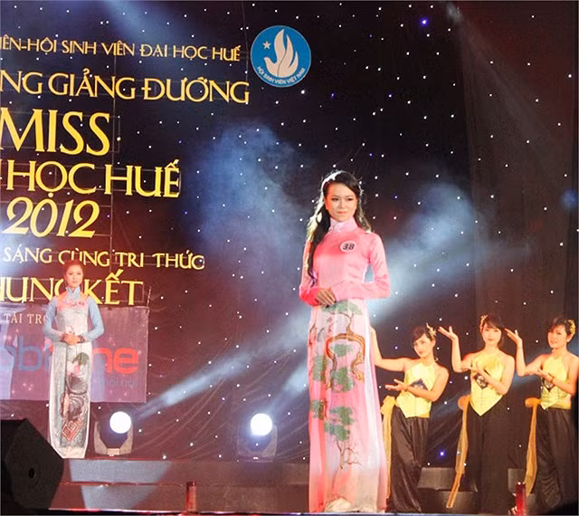 >>Những hotgirl xinh đẹp làm điên đảo cư dân mạng (P1) >>Những nữ sinh đẹp hơn cả búp bê Babie Những khoảnh khắc đáng yêu của Á hậu Dương Tú Anh Những hotgirl xinh đẹp làm "điên đảo" cư dân mạng (P3) Những hotgirl xinh đẹp làm "điên đảo" cư dân mạng (P2) Những nữ sinh đẹp hơn cả búp bê Barbie (P2)