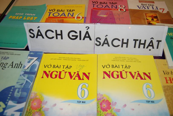 Thật khó có thể nhận biết cuốn sách nào là giả?