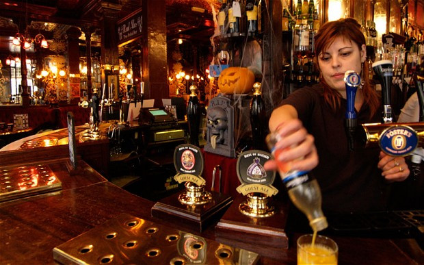 Lựa chọn làm việc ở quán bar đang được nhiều sinh viên ưa chuộng. Lựa chọn làm việc ở quán bar đang được nhiều sinh viên ưa chuộng.