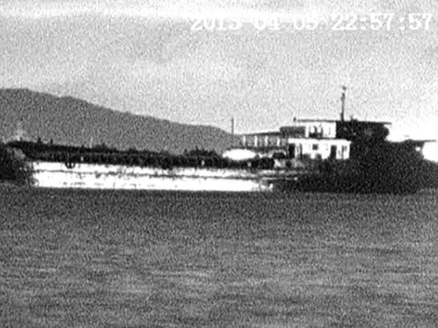 Chỉ hai phút sau thì nổi phềnh trên mặt nước, khu vực nổi ở gần phao xanh số 33 Chỉ hai phút sau thì nổi phềnh trên mặt nước, khu vực nổi ở gần phao xanh số 33