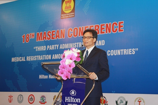 Phó Thủ tướng Chính phủ Vũ Đức Đam phát biểu tại Hội nghị (Ảnh: Moh.gov.vn)