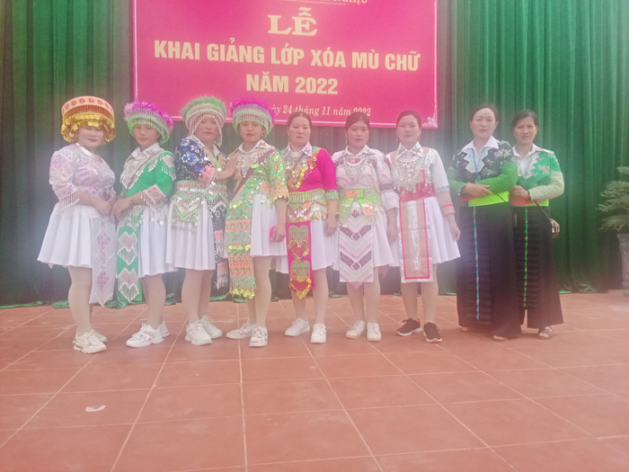 Lớp xóa mù chữ được khai giảng từ tháng 9/2022. Ảnh: Phòng giáo dục Sông Mã cung cấp