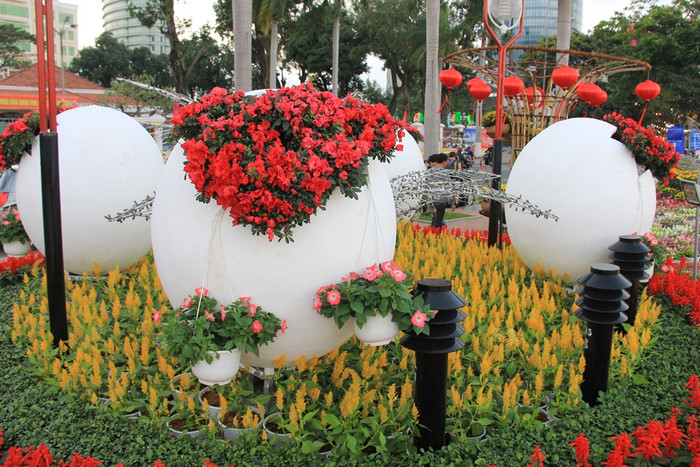 4 quả trứng gà được thiết kế "nở hoa" rất lạ và đẹp