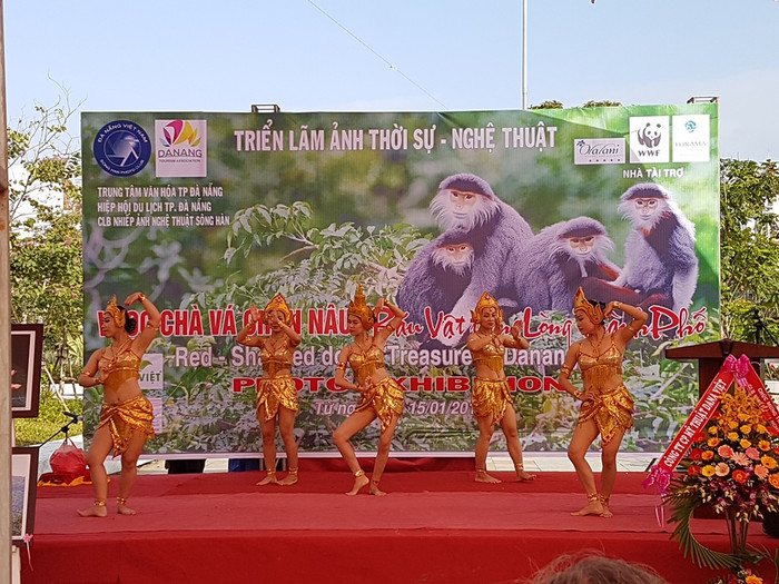 Chiều 10/1, tại Công viên Vườn hoa trước 84 Hùng Vương (TP.Đà Nẵng), Trung tâm Văn hóa, Hiệp hội Du lịch thành phố và Câu lạc bộ Nhiếp ảnh Nghệ thuật Sông Hàn (Đà Nẵng) tổ chức triển lãm ảnh thời sự nghệ thuật sinh thái Sơn Trà Chiều 10/1, tại Công viên Vườn hoa trước 84 Hùng Vương (TP.Đà Nẵng), Trung tâm Văn hóa, Hiệp hội Du lịch thành phố và Câu lạc bộ Nhiếp ảnh Nghệ thuật Sông Hàn (Đà Nẵng) tổ chức triển lãm ảnh thời sự nghệ thuật sinh thái Sơn Trà