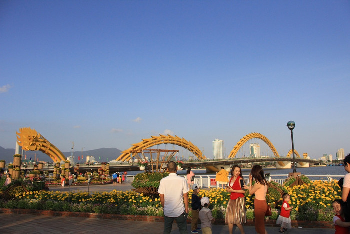 Xuân về bên phố biển, bình an và hạnh phúc.