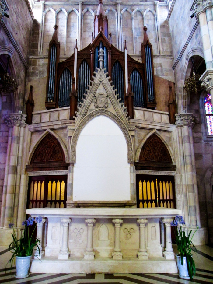 Không gian khách sạn được thiết kế mở, toàn bộ các phòng trong hệ thống khách sạn đều có cửa sổ lớn đón gió và nhìn ra thiên nhiên giúp du khách cảm nhận rõ nét vẻ đẹp tuyệt mỹ của Bà Nà Hills qua mọi thời khắc trong ngày hoặc nhìn ra khung cảnh ngôi làng cổ kính gợi nhiều hoài niệm. Không gian khách sạn được thiết kế mở, toàn bộ các phòng trong hệ thống khách sạn đều có cửa sổ lớn đón gió và nhìn ra thiên nhiên giúp du khách cảm nhận rõ nét vẻ đẹp tuyệt mỹ của Bà Nà Hills qua mọi thời khắc trong ngày hoặc nhìn ra khung cảnh ngôi làng cổ kính gợi nhiều hoài niệm.