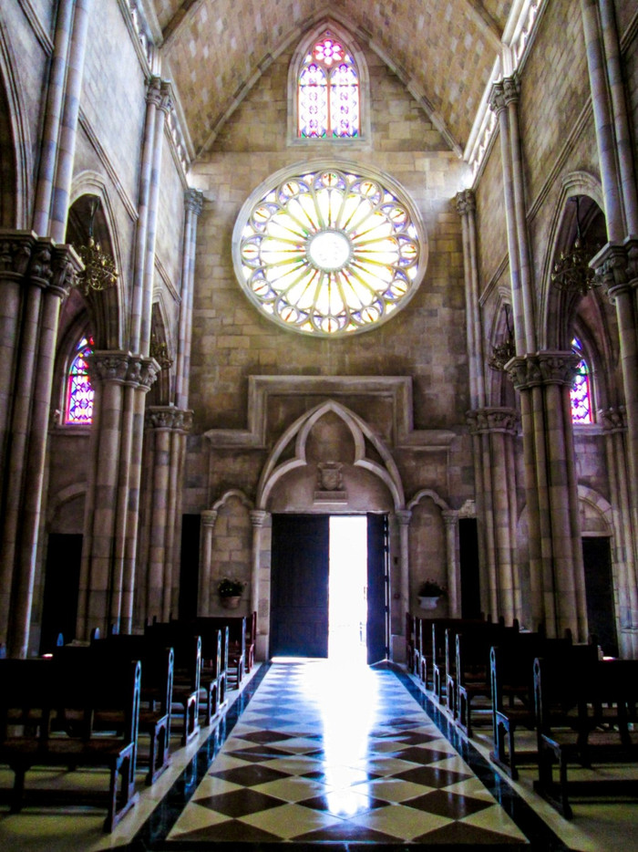 Với tiêu chí đặt sự thoải mái của du khách lên hàng đầu, từng phân khu của các loại phòng nghỉ đều tuân theo các tiêu chuẩn quốc tế về việc tạo lập những không gian cần thiết cho nhu cầu nghỉ dưỡng, giải trí và làm việc… vừa đảm bảo tính riêng tư nhưng vẫn chan hòa với thiên nhiên, cảnh quan. ãng mạn, sang trọng và lịch lãm. Với tiêu chí đặt sự thoải mái của du khách lên hàng đầu, từng phân khu của các loại phòng nghỉ đều tuân theo các tiêu chuẩn quốc tế về việc tạo lập những không gian cần thiết cho nhu cầu nghỉ dưỡng, giải trí và làm việc… vừa đảm bảo tính riêng tư nhưng vẫn chan hòa với thiên nhiên, cảnh quan. ãng mạn, sang trọng và lịch lãm.