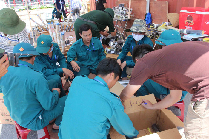 Được thành lập vào tháng 8/2008, đội Pháo hoa Quốc tế Đà Nẵng là đại diện đầu tiên của Việt Nam tham gia vào các cuộc thi trình diễn pháo hoa quốc tế, có trang thiết bị bắn hiện đại ngang tầm với các nước trên thế giới. Được thành lập vào tháng 8/2008, đội Pháo hoa Quốc tế Đà Nẵng là đại diện đầu tiên của Việt Nam tham gia vào các cuộc thi trình diễn pháo hoa quốc tế, có trang thiết bị bắn hiện đại ngang tầm với các nước trên thế giới.