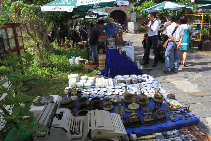 "Chợ phiên đồ xưa Đà thành" trình làng hàng trăm loại hiện vật trưng bày "gợi nhớ những ký ức xưa" của 20 nhà sưu tập tư nhân TP.Đà Nẵng.